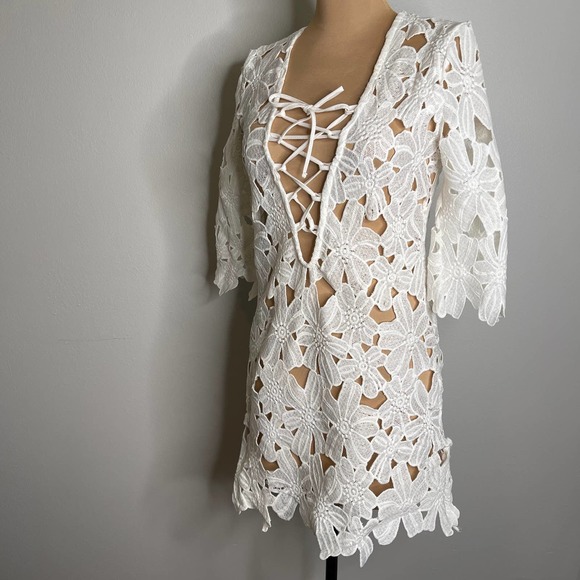 White Floral Lace Coverup Laceup Flower Pattern Tunic Travel Size Small - Picture 2 of 8